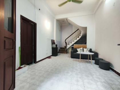 CHO THUÊ NHÀ GẦN 173 ĐƯỜNG HOÀNG HOA THÁM, BA ĐÌNH, NGÕ THOÁNG, SÂN RỘNG, GẦN PHỐ