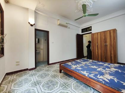 CHO THUÊ NHÀ GẦN 173 ĐƯỜNG HOÀNG HOA THÁM, BA ĐÌNH, NGÕ THOÁNG, SÂN RỘNG, GẦN PHỐ