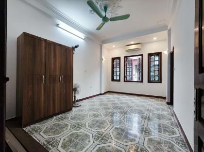 CHO THUÊ NHÀ GẦN 173 ĐƯỜNG HOÀNG HOA THÁM, BA ĐÌNH, NGÕ THOÁNG, SÂN RỘNG, GẦN PHỐ