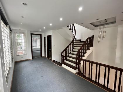 Cho thuê nhà KĐT Văn Quán 110m2 x 4 tầng thông sàn giá 27tr 0903409888