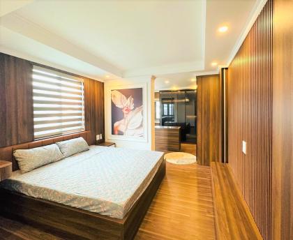 Bán nhà phố Ngọc Khánh Ba Đình 6T Thang máy Nội thất đẹp 15 tỷ 9