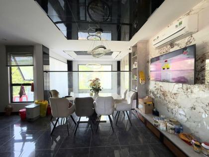 Bán nhà Biệt thự - Hẻm 6m Nguyễn Tư Giản, ngay EMART, 7,9x12m, 5 Tầng, 4PN, 11,3 tỷ.