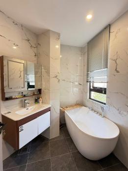 Bán nhà Biệt thự - Hẻm 6m Nguyễn Tư Giản, ngay EMART, 7,9x12m, 5 Tầng, 4PN, 11,3 tỷ.