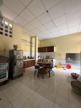 Bán gấp nhà hẻm ô tô Quận Bình Thạnh, giáp Phú Nhuận, kinh doanh sầm uất, giá rẻ nhất