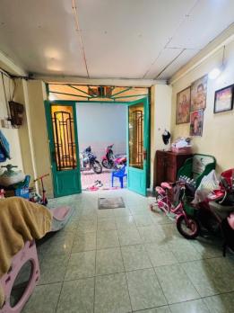 Bán gấp nhà mặt tiền Quận 4 TP.HCM, gần Q1 và Thủ Thiêm, kinh doanh, giá rẻ nhất