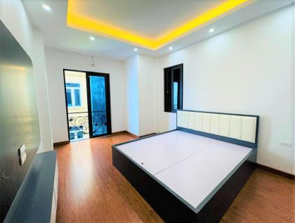 Bán nhà phố Nguyên Hồng Ba Đình 30m 5T Thang máy ngõ thông 12 tỷ