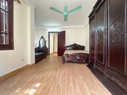 BÁN NHÀ PHỐ NGỌC KHÁNH, BA ĐÌNH, NHÀ DÂN XÂY, MẶT TIỀN RỘNG, GẦN NGAY PHỐ