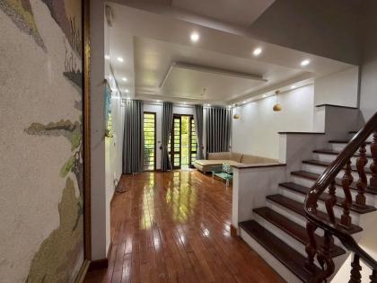 Cho thuê nhà Mỗ Lao 50m x 5 tầng thông sàn ĐẸP chỉ 18 triệu 0903409888