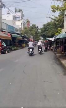 CẶP NHÀ PHỐ 4 TẦNG MẶT TIỀN CHỢ HUỲNH THỊ HAI – 2SHR – DÒNG TIỀN ỔN ĐỊNH