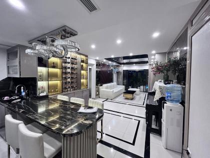 ????Nội thất tiền tỷ, Tòa E1 Chelsea Park Trần Kim Xuyến 98m2, tối ưu công năng, tiện ích Vip