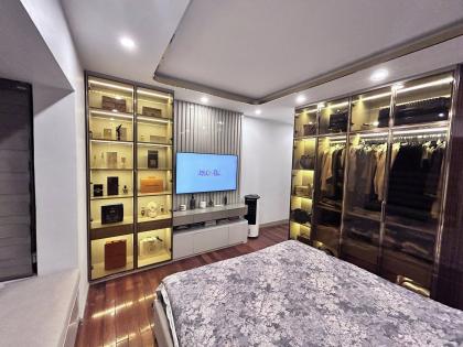 ????Nội thất tiền tỷ, Tòa E1 Chelsea Park Trần Kim Xuyến 98m2, tối ưu công năng, tiện ích Vip