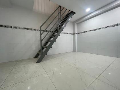 NHÀ 3 TẦNG NI SƯ HUỲNH LIÊN HXH, HƠN 2 TỶ