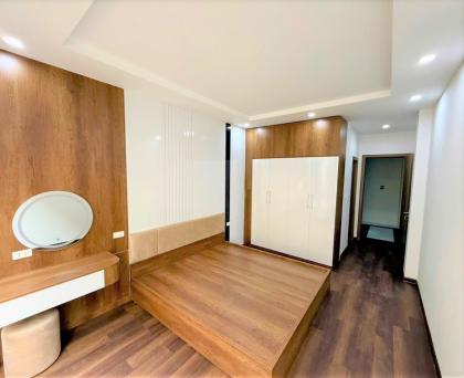 Bán nhà mới 5 tầng phố Hoàng Hoa Thám, Nhà đẹp, Gần phố, 38m2, 10 tỷ 8