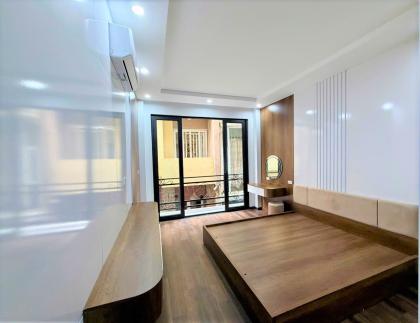 Bán nhà mới 5 tầng phố Hoàng Hoa Thám, Nhà đẹp, Gần phố, 38m2, 10 tỷ 8