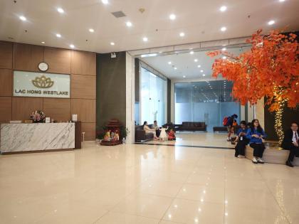 Bán căn hộ tòa Lạc Hồng Phú Thượng 77m2- 2N2VS- giá 6,6 tỷ