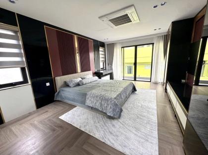 Bán Nhà P/Lô 2 Ô Tô Tránh Nguyễn Văn Cừ Long Biên 70m2-8T LÔ GÓC 23,8 Tỷ Nguyễn Văn Cừ.