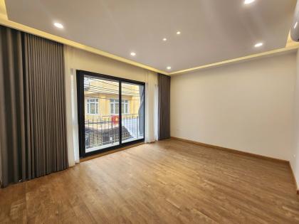 Bán Nhà P/Lô Ô Tô Tránh Võng Thị Tây Hồ 50m2-6T-Th/Máy MT5m Ở-KD 22,3 Tỷ Võng Thị.