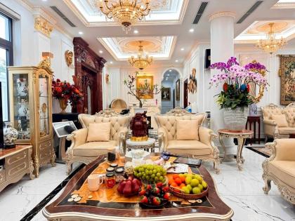 Bán Nhà Nguyễn Cao Luyện Việt Hưng 250m2-5T-Th/Máy Lô Góc-2MT30m Vỉa Hè 90,5 Tỷ.