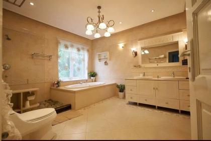 VPBank phát mại biệt thự KĐT Linh Đàm gần hồ Linh Đàm 200m2 chỉ 4x tỷ. LH 0989626116