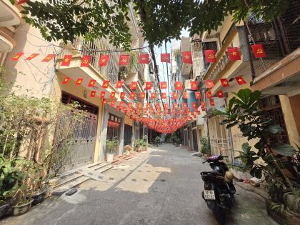 Bán Nhà Mặt Phố Nghĩa Tân Cầu Giấy 80m2-3T Mt5m Vỉa Hè 2 THOÁNG 44 Tỷ Nghĩa Tân.