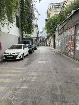 Bán ĐẤT Phố Trạm Long Biên 60m2-Mt5m Giá Đầu Tư 12,3 Tỷ Phố Trạm.